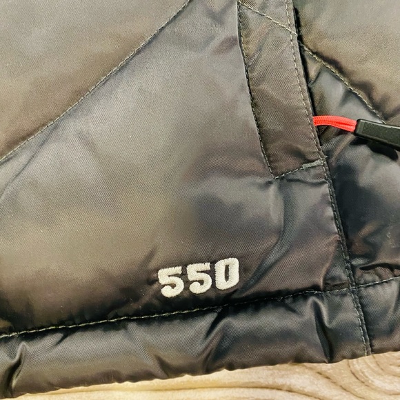 EUC Women’s The North Face Vest - Picture 4 of 6